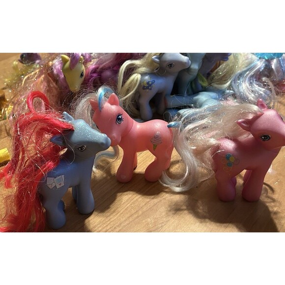 My Little Pony G3 Lot 2003-2009 Hasbro 100+ Ponies Accessories Clothes Playsets - Picture 3 of 16